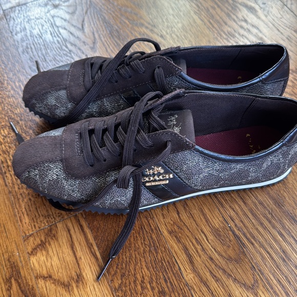 Brown women’s Coach shoes in great condition. sz 8M - Picture 6 of 6
